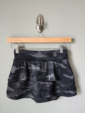 Athleta Girl Camo Lux Swing Skort Girls Size Medium 8-10